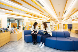 ③展示/ブラウジングコーナー